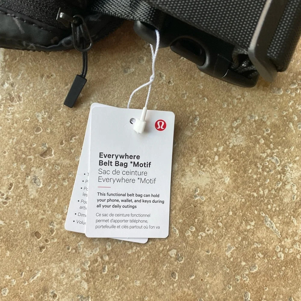 *SOLD** NWT Lululemon Everywhere Belt Bag Motif - Picture 5 of 7